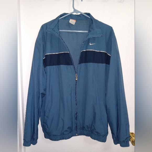 Throwback Nike Jacket - Picture 1 of 7